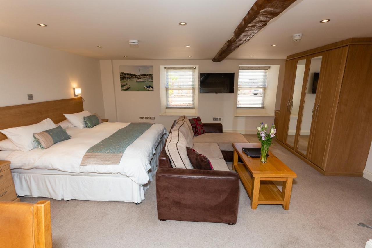 Porthole Suites St Aubin Exterior photo