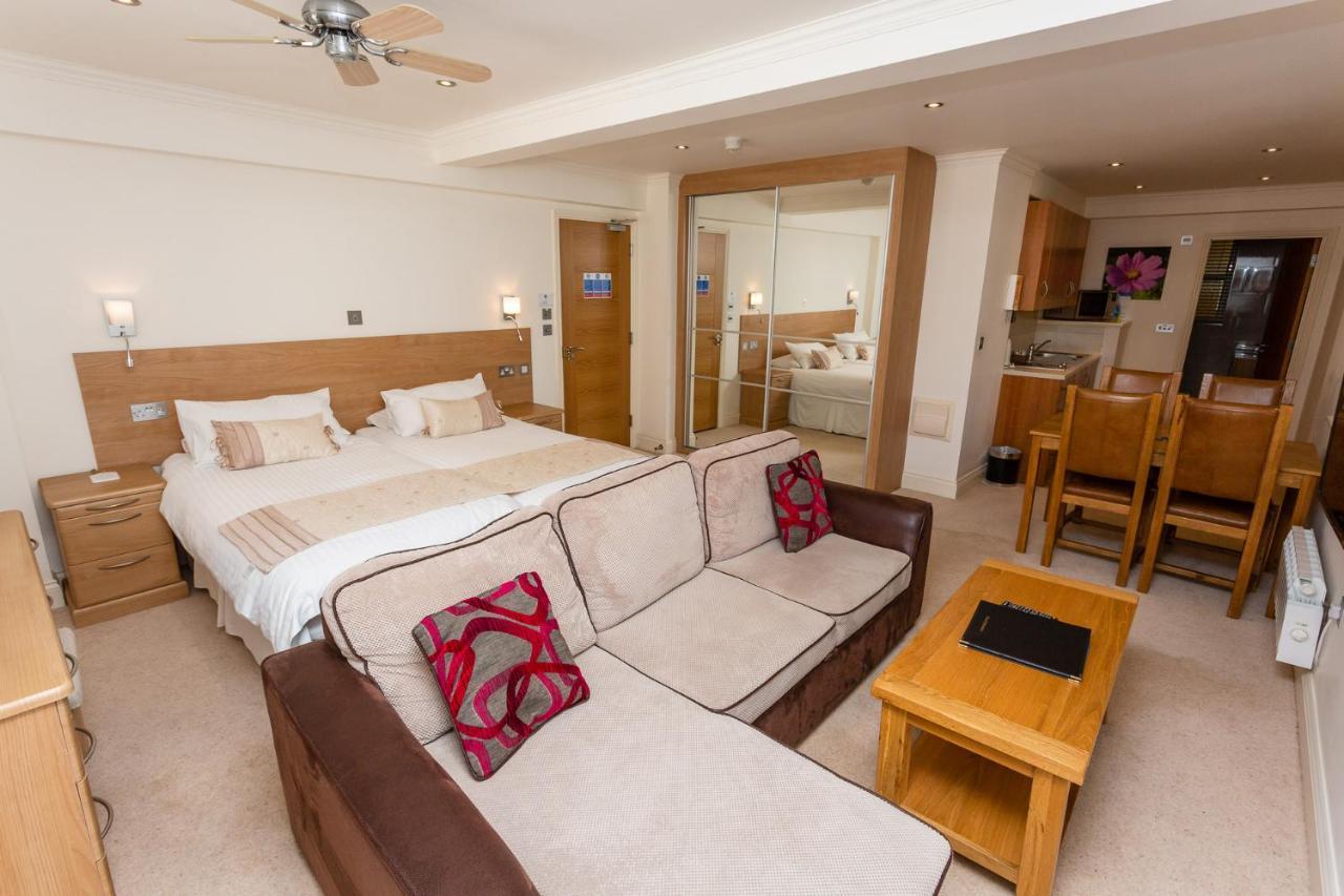 Porthole Suites St Aubin Exterior photo