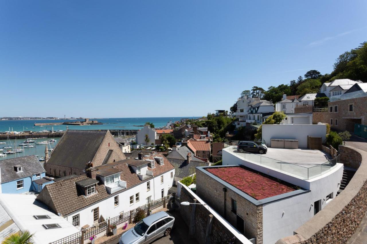 Porthole Suites St Aubin Exterior photo