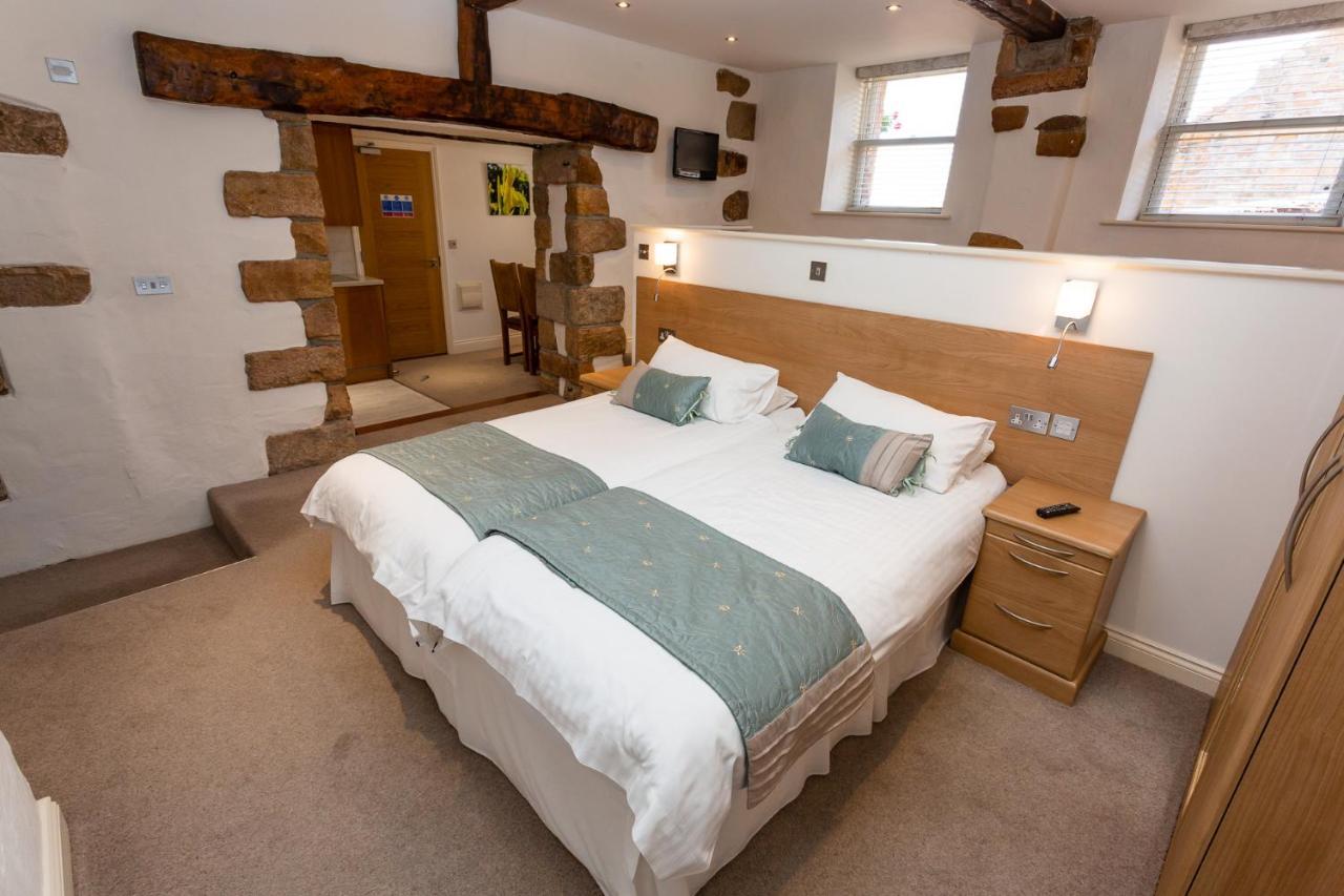Porthole Suites St Aubin Exterior photo