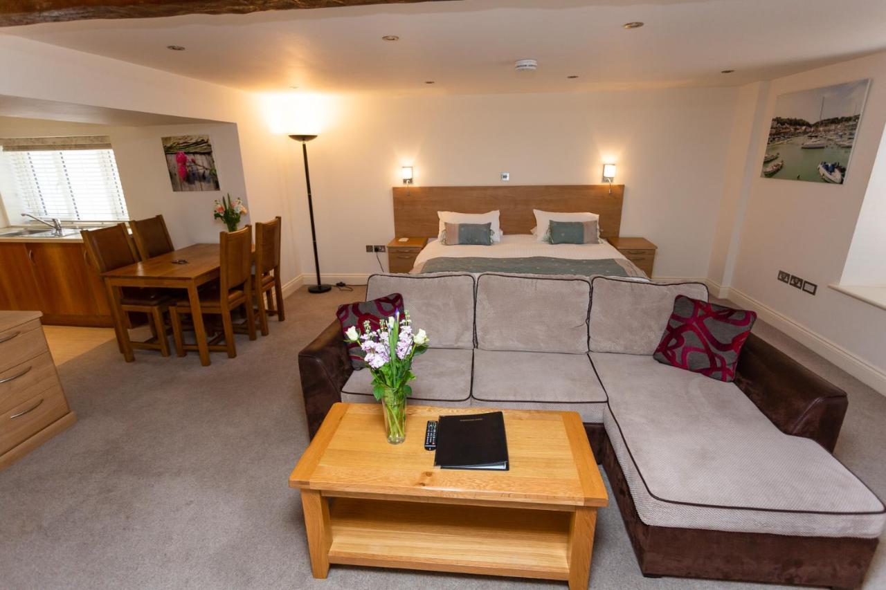 Porthole Suites St Aubin Exterior photo