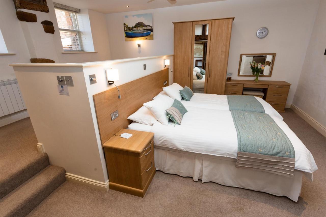 Porthole Suites St Aubin Exterior photo