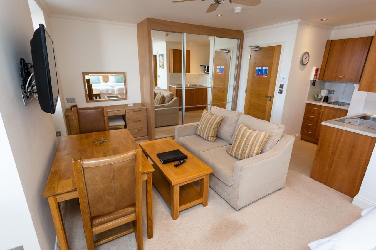 Porthole Suites St Aubin Exterior photo