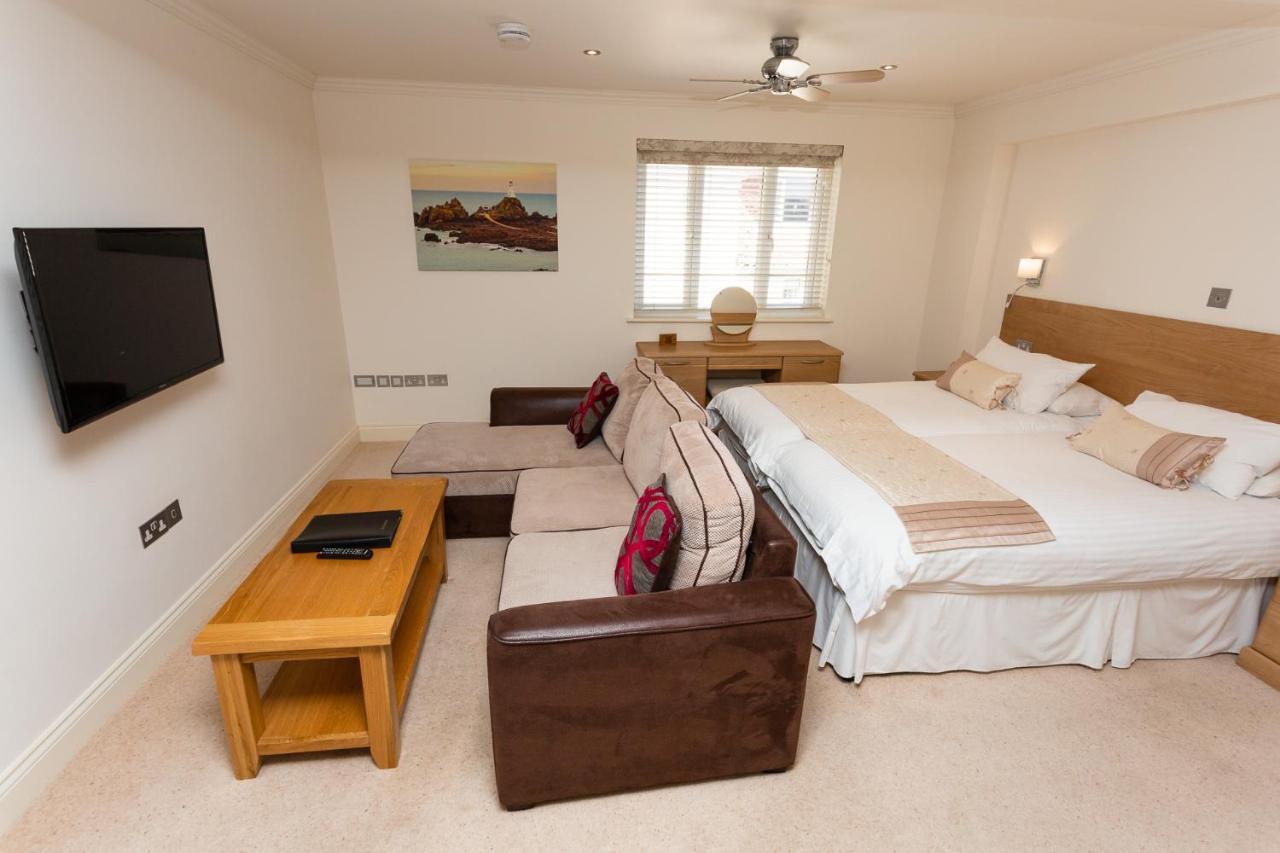 Porthole Suites St Aubin Exterior photo