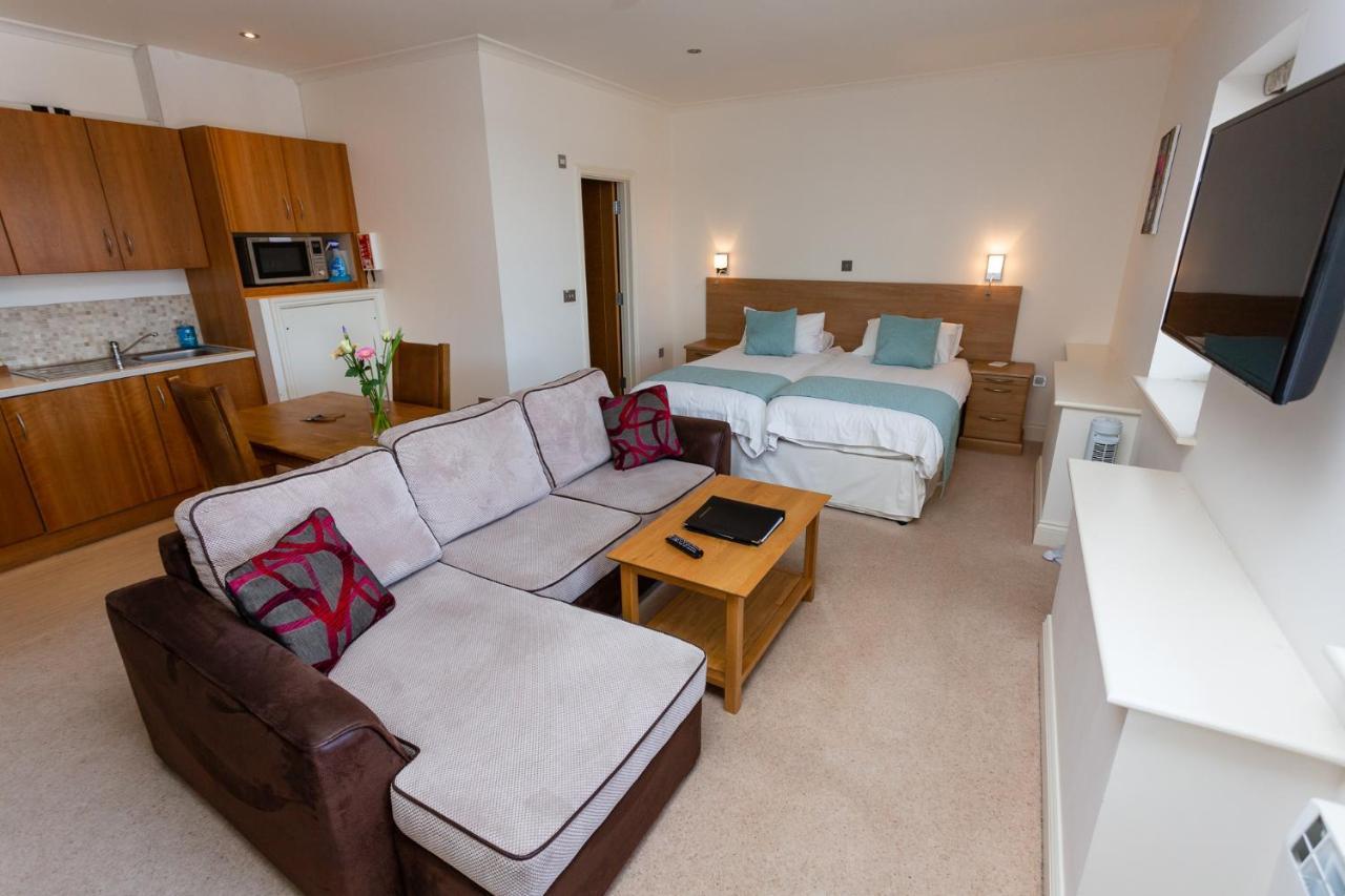Porthole Suites St Aubin Exterior photo