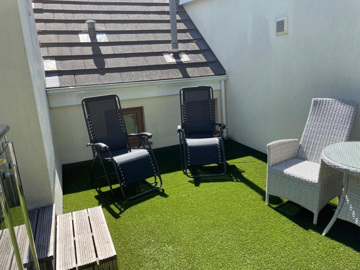 Porthole Suites St Aubin Exterior photo