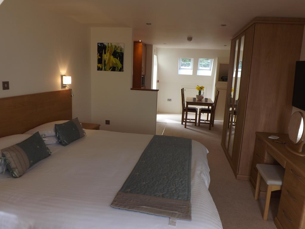 Porthole Suites St Aubin Room photo