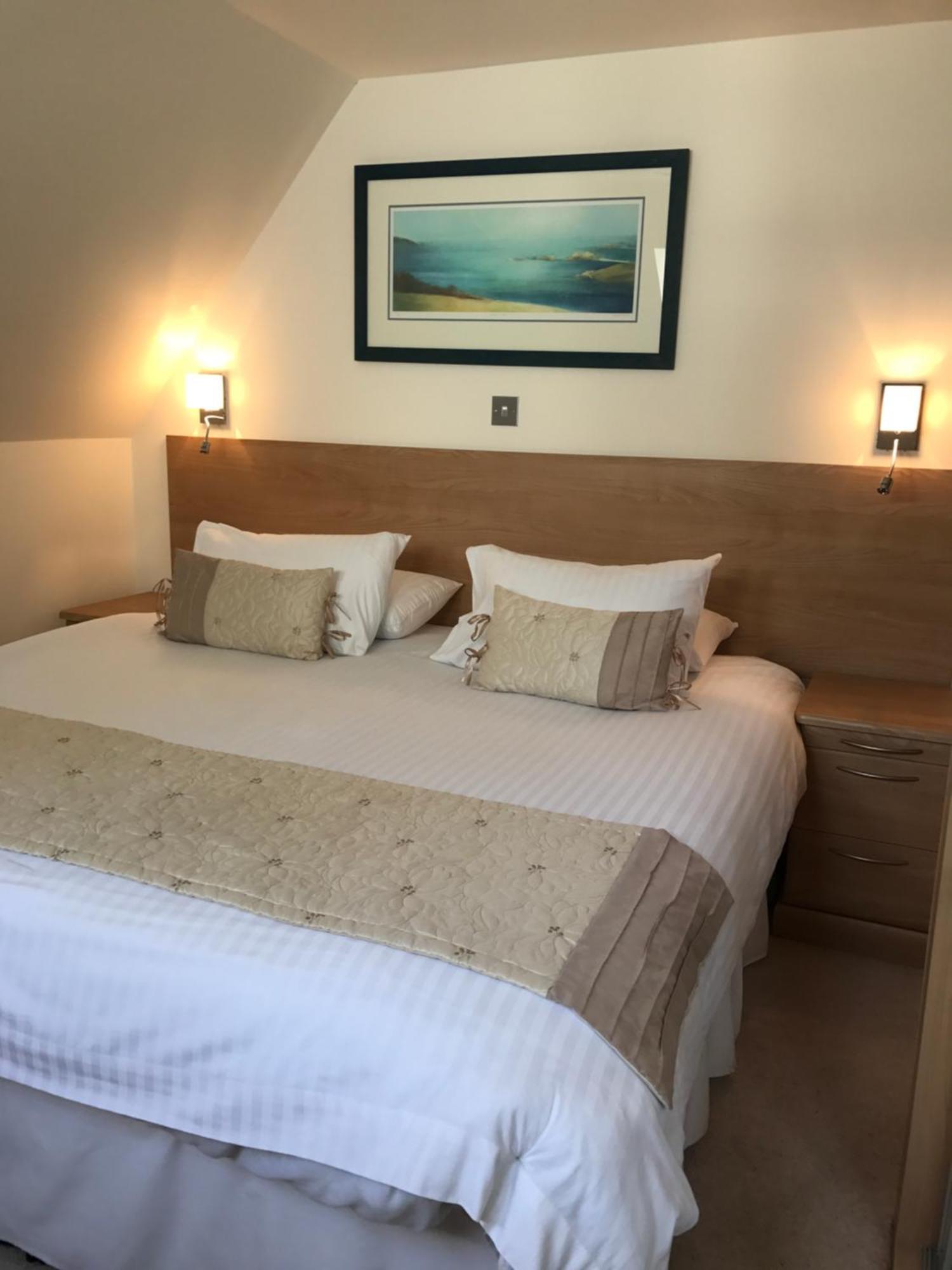 Porthole Suites St Aubin Exterior photo